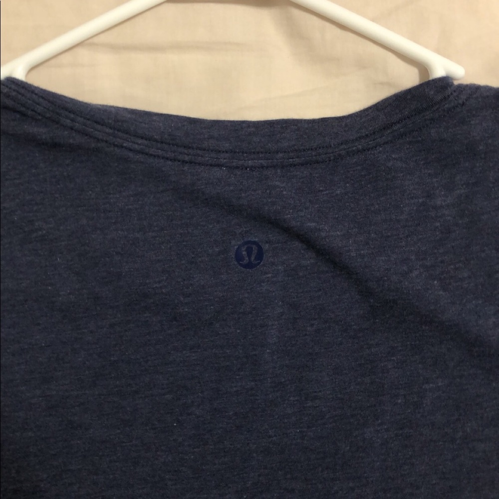 Lululemon t shirt